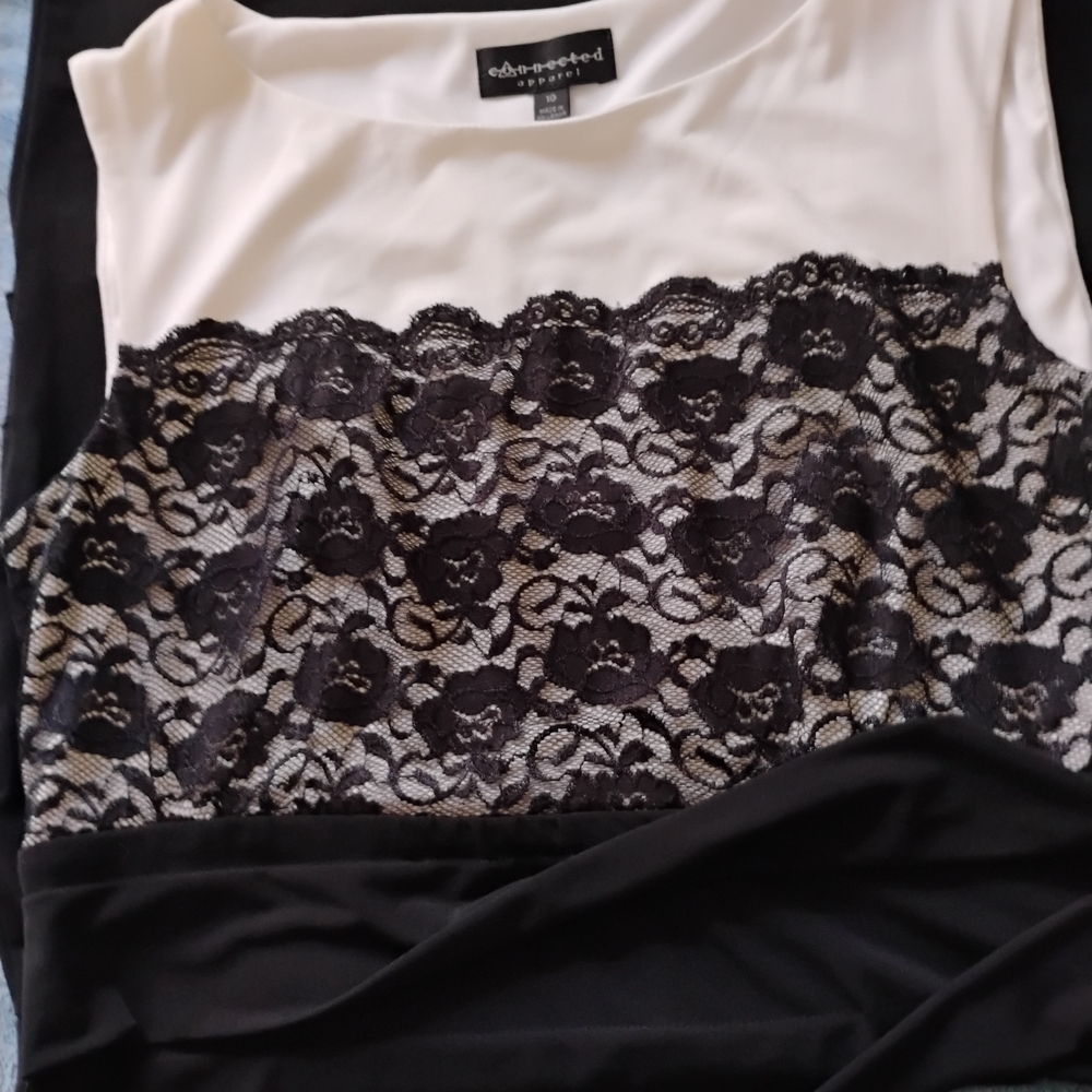 Connected Apparel Women's Black and White Lace Blouse